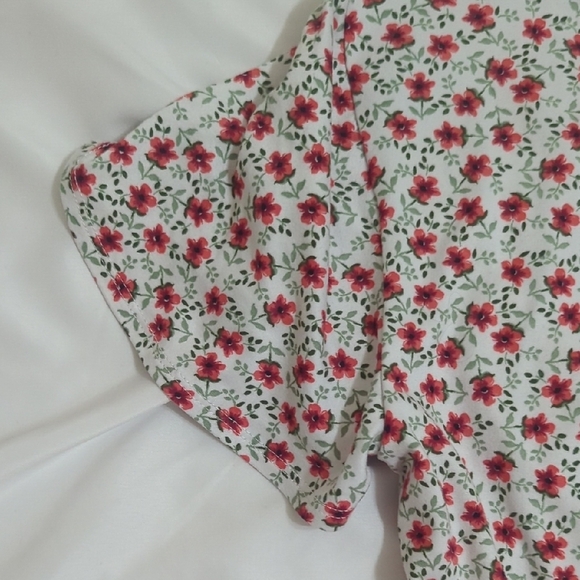 UO Kerry Ivory Floral Playsuit, Color Red/Green/White Size SP - Picture 13 of 16